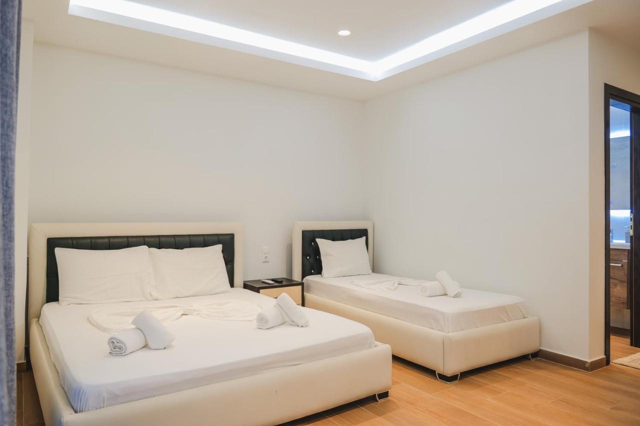 Fori'S Rooms Himare Exterior foto