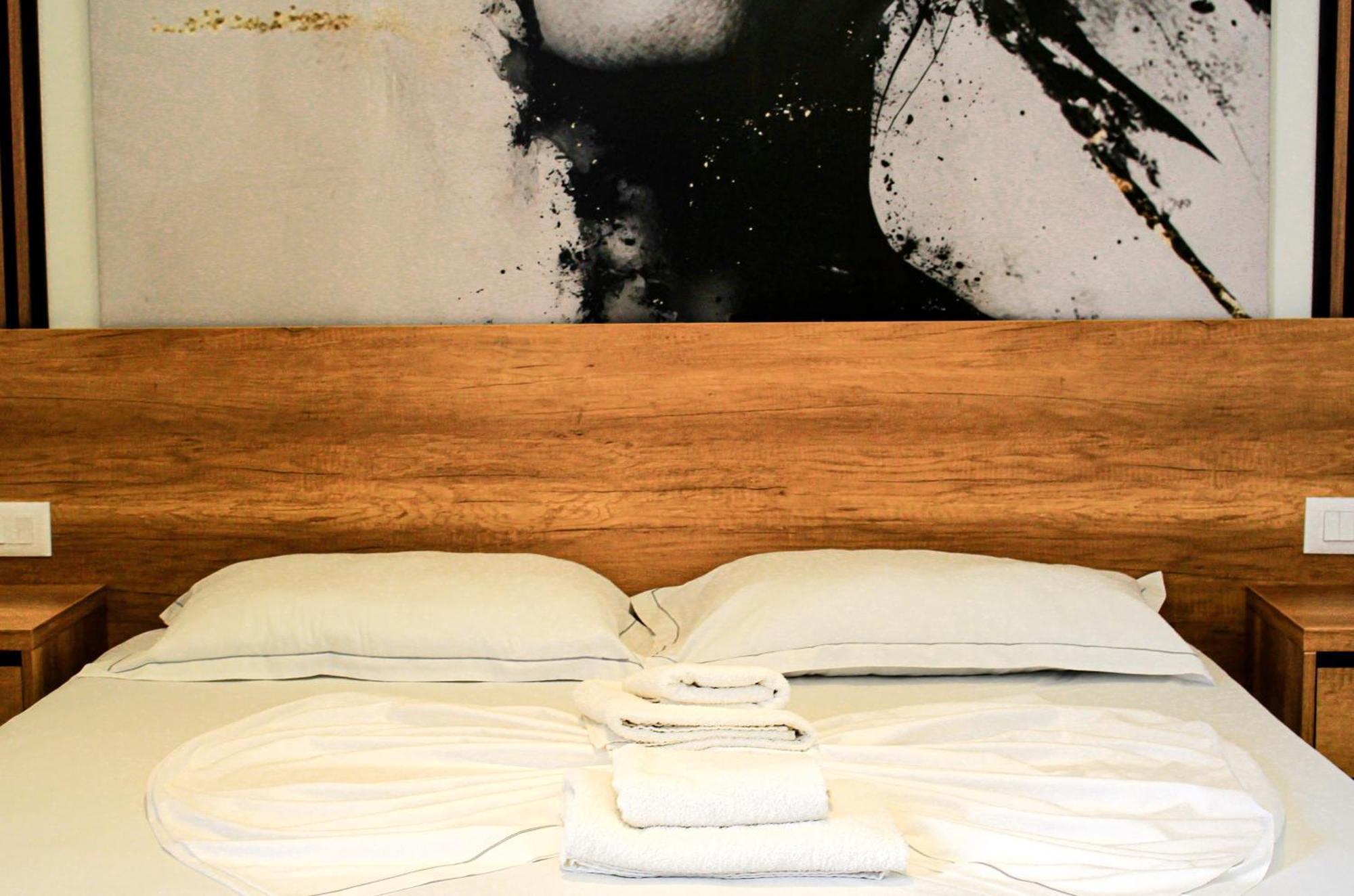 Fori'S Rooms Himare Exterior foto