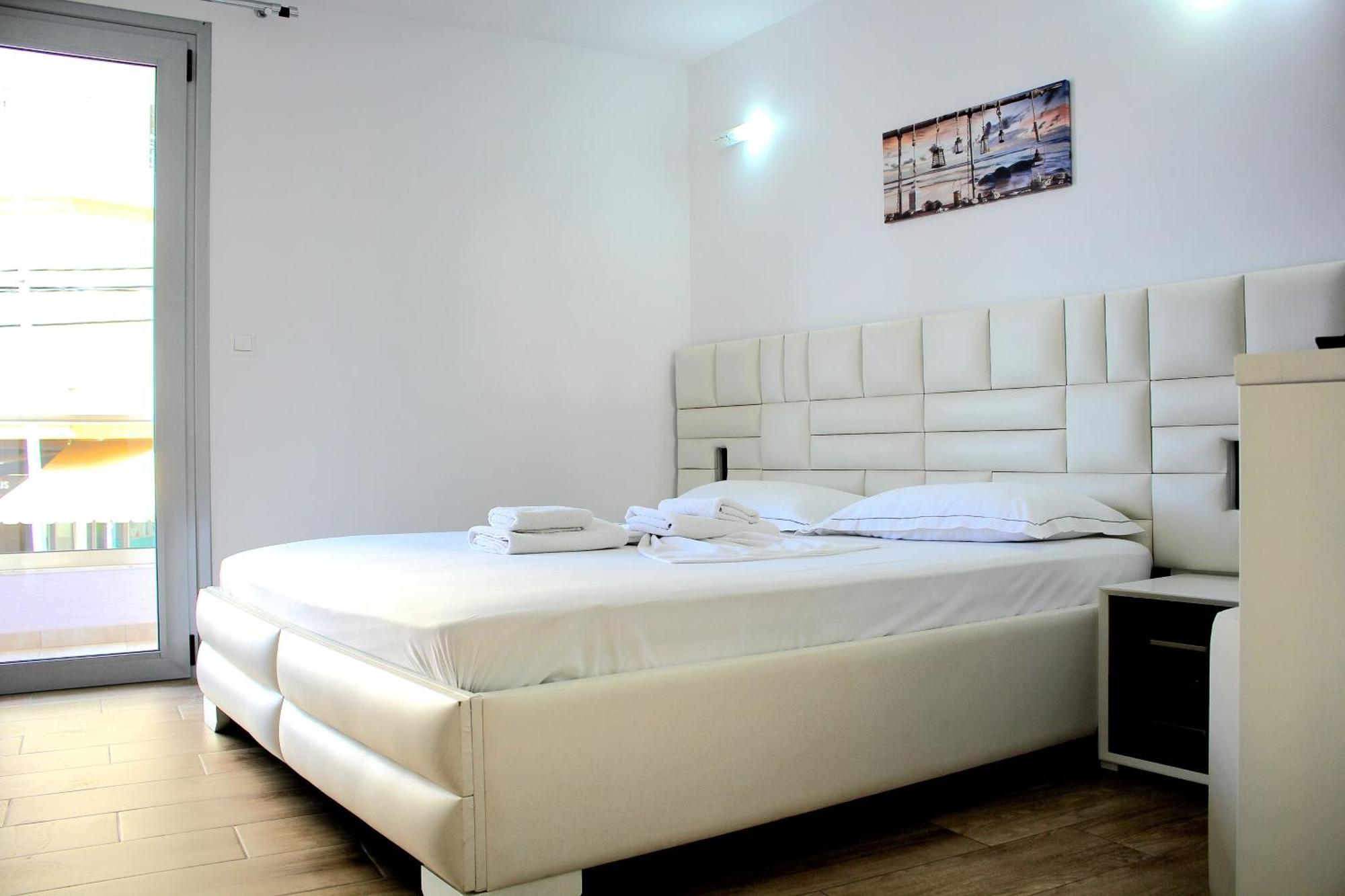 Fori'S Rooms Himare Exterior foto