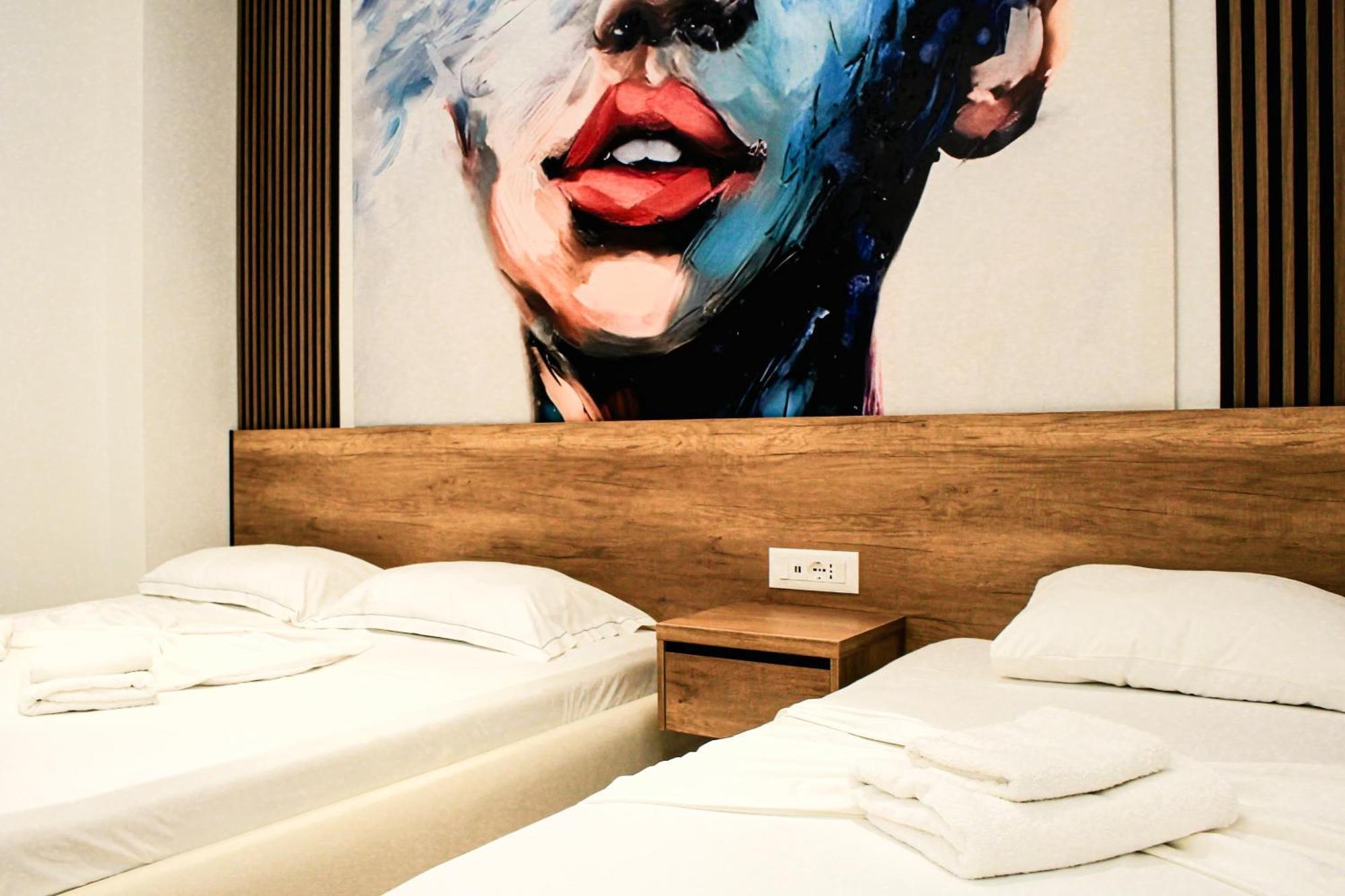 Fori'S Rooms Himare Exterior foto