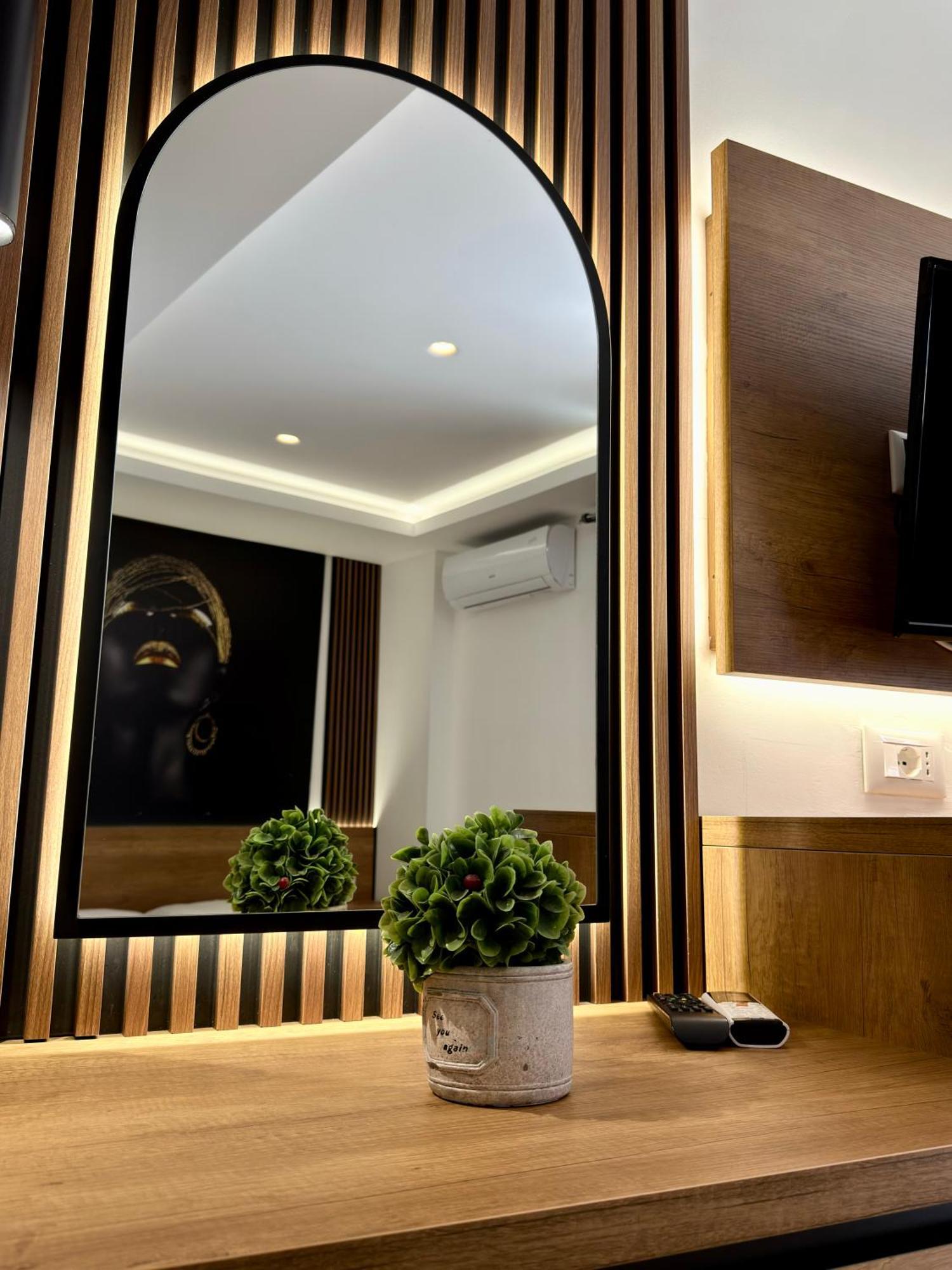 Fori'S Rooms Himare Exterior foto